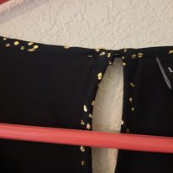 NWT Liz Claiborne Gold & Black Top  *BOGO* - Picture 6 of 7